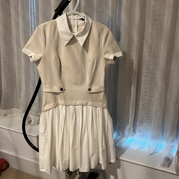 Karen Millen jersey cotton, Poplin pleated mini dress in color stone ( stretchy) - Picture 11 of 11